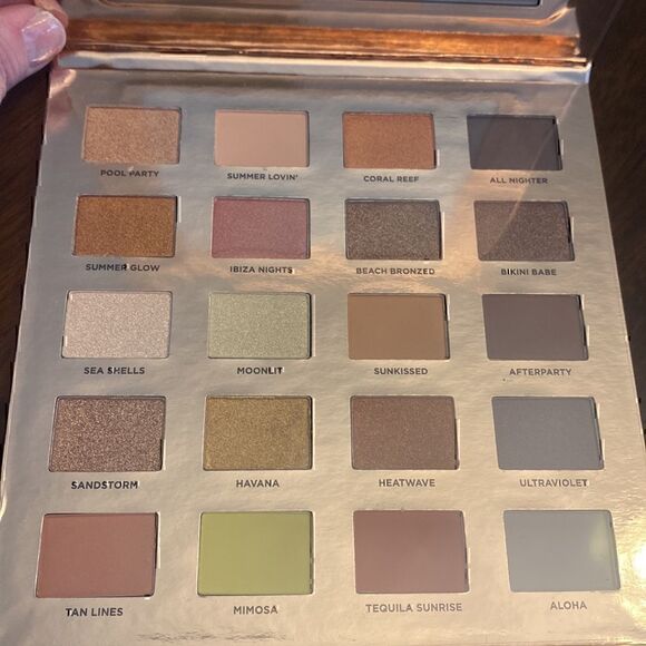 New! Iconic London Sunrise to Sunset Eyeshadow Palette - Picture 7 of 8